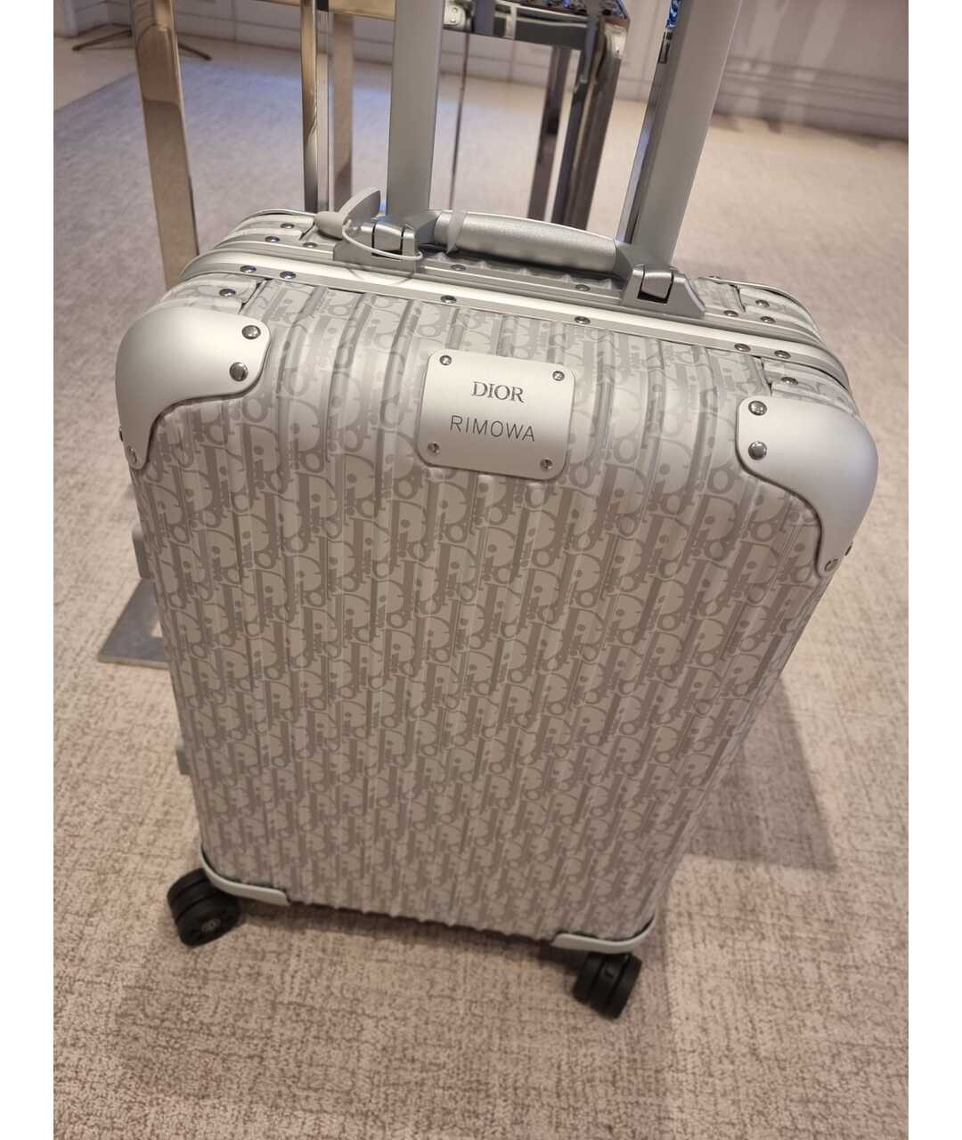 Rimowa Серый чемодан, фото 4