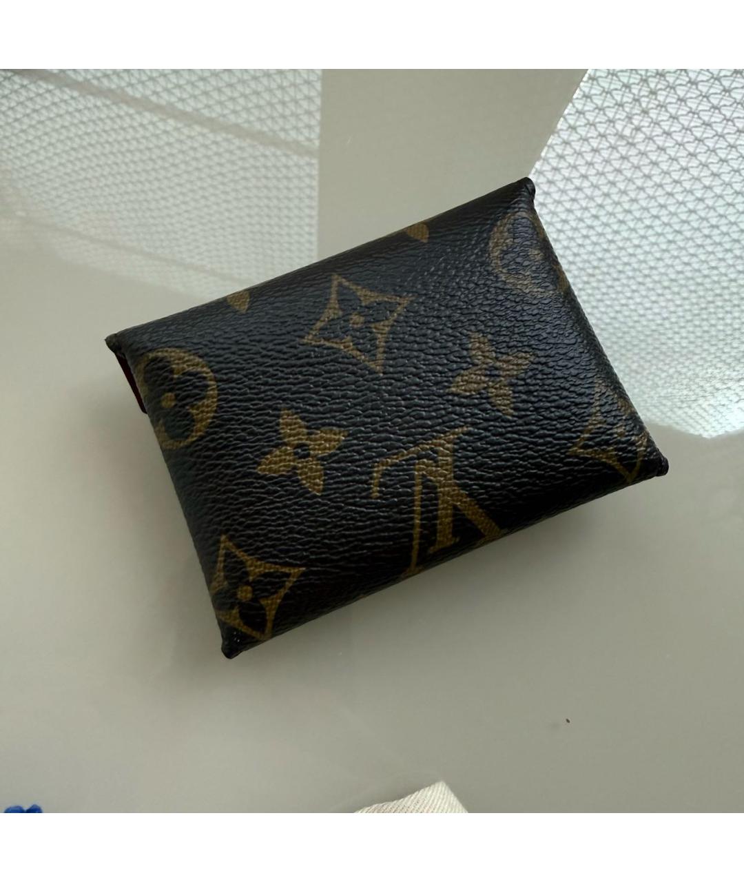 LOUIS VUITTON Коричневый кошелек, фото 2