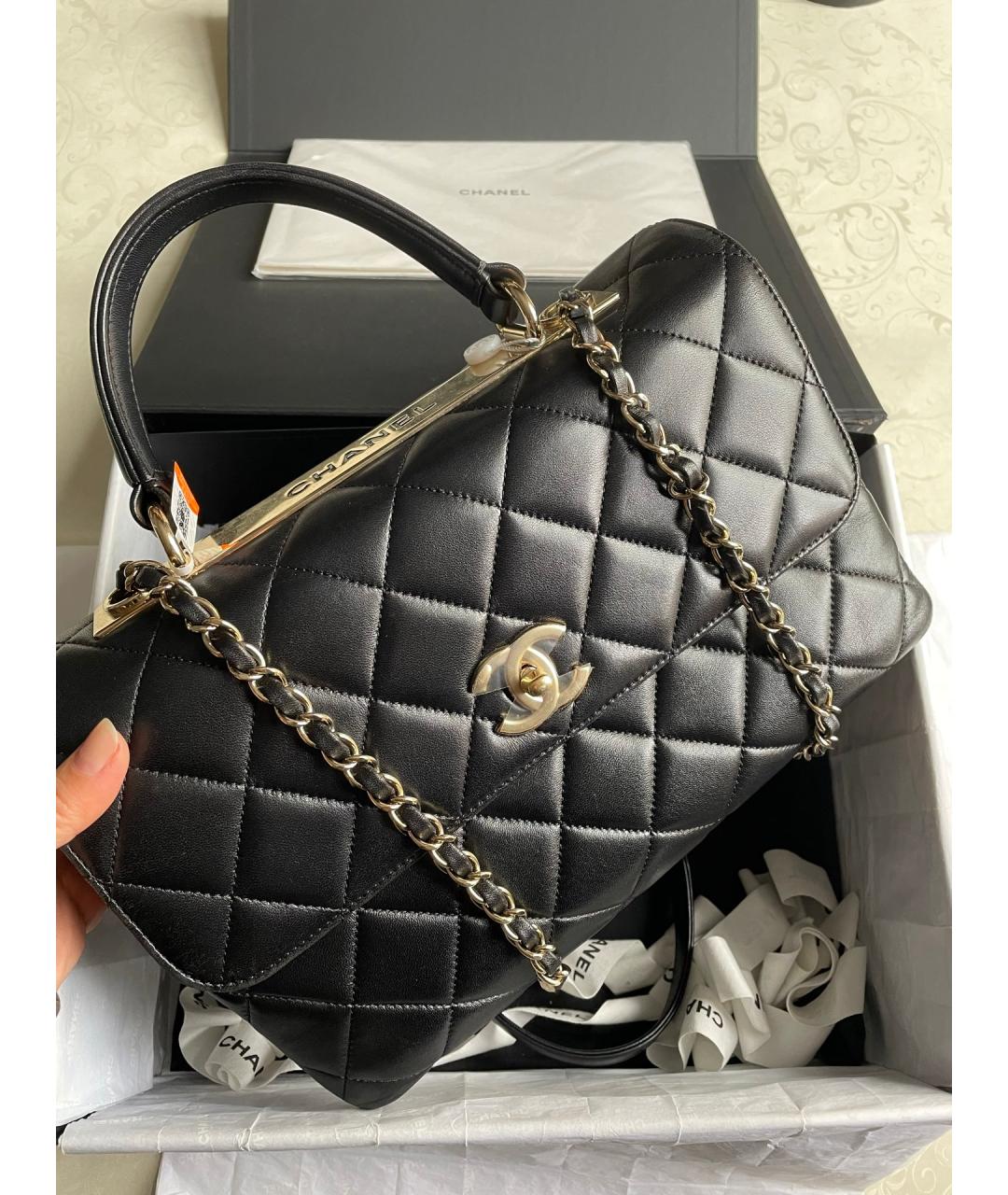 CHANEL Черная кожаная сумка с короткими ручками, фото 2