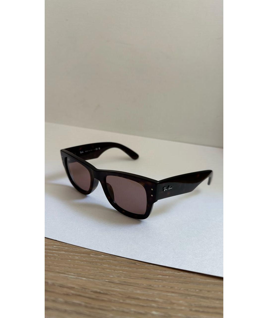 RAY BAN Коричневые пластиковые солнцезащитные очки, фото 2