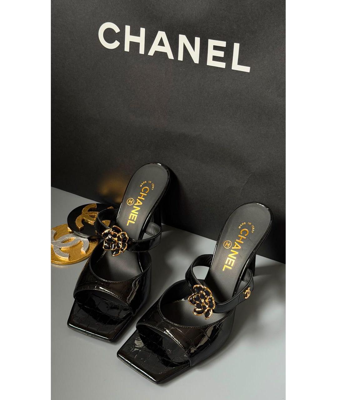 CHANEL Черные мюли из лакированной кожи, фото 3