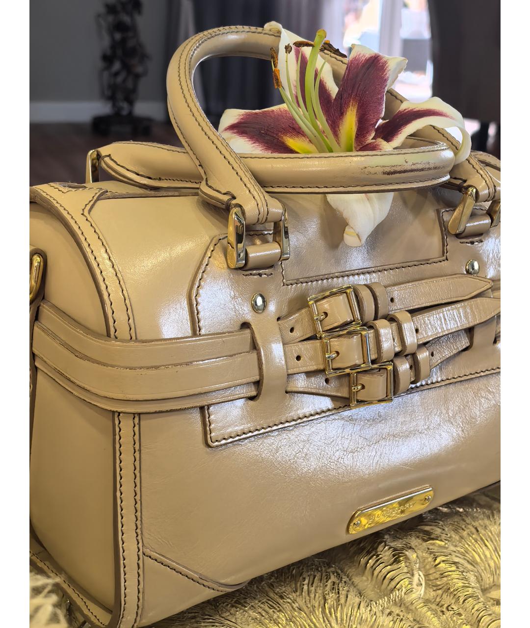 BURBERRY Бежевая кожаная сумка с короткими ручками, фото 2