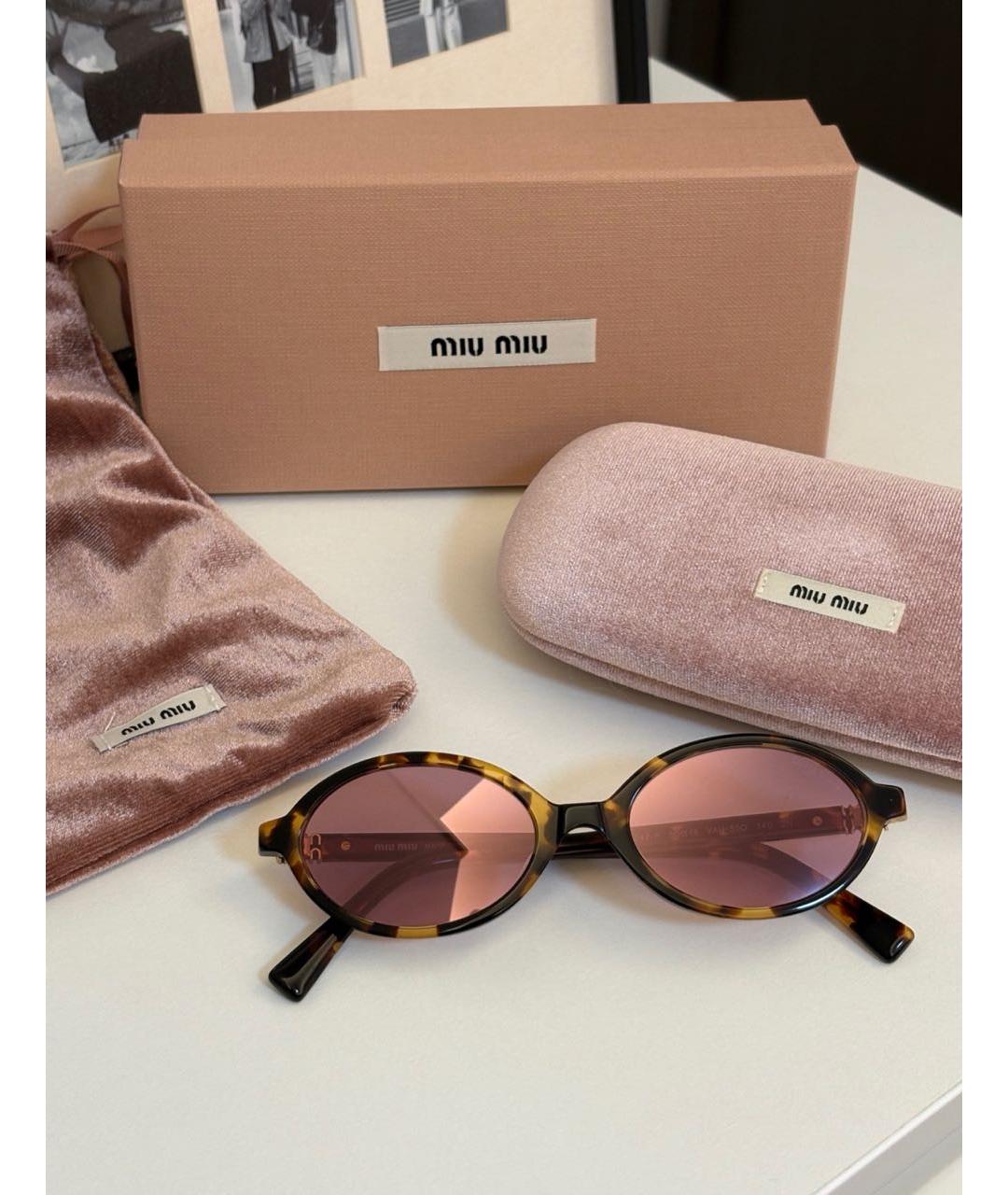 MIU MIU Коричневые пластиковые солнцезащитные очки, фото 4