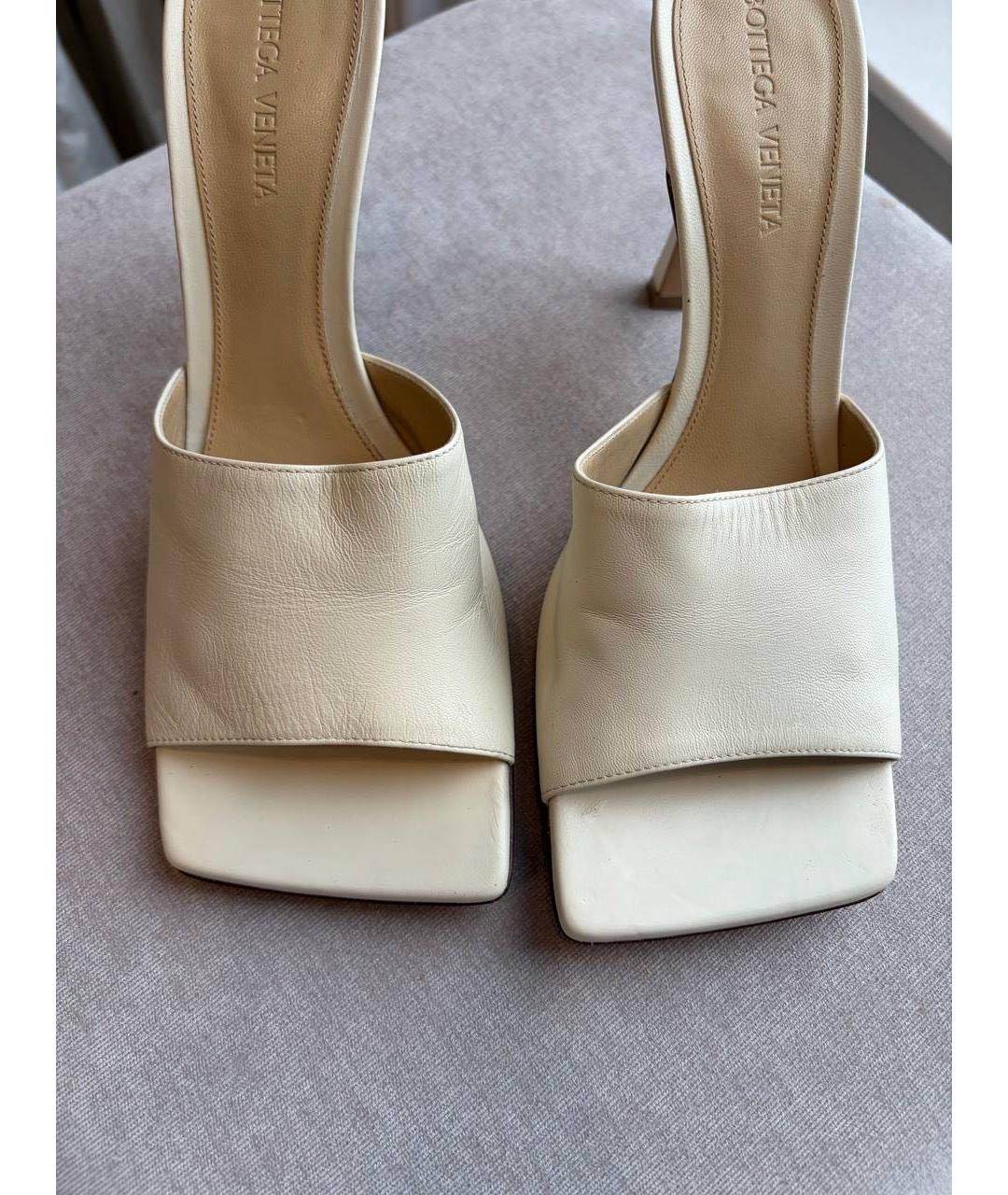 BOTTEGA VENETA Бежевые кожаные мюли, фото 4