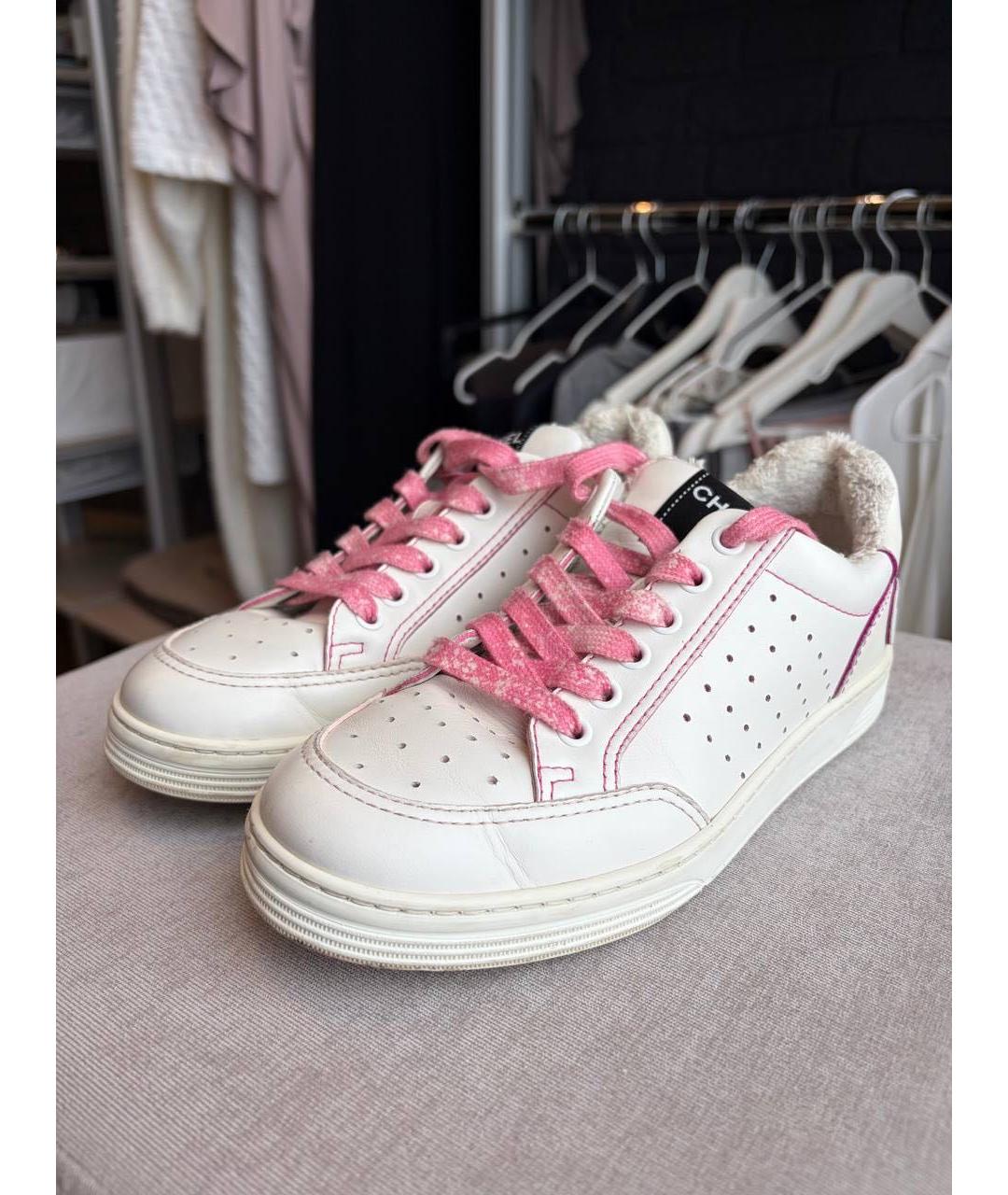 CHANEL Белые кожаные кроссовки, фото 2