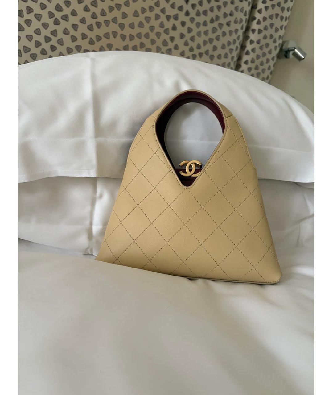 CHANEL Бежевая кожаная сумка через плечо, фото 3