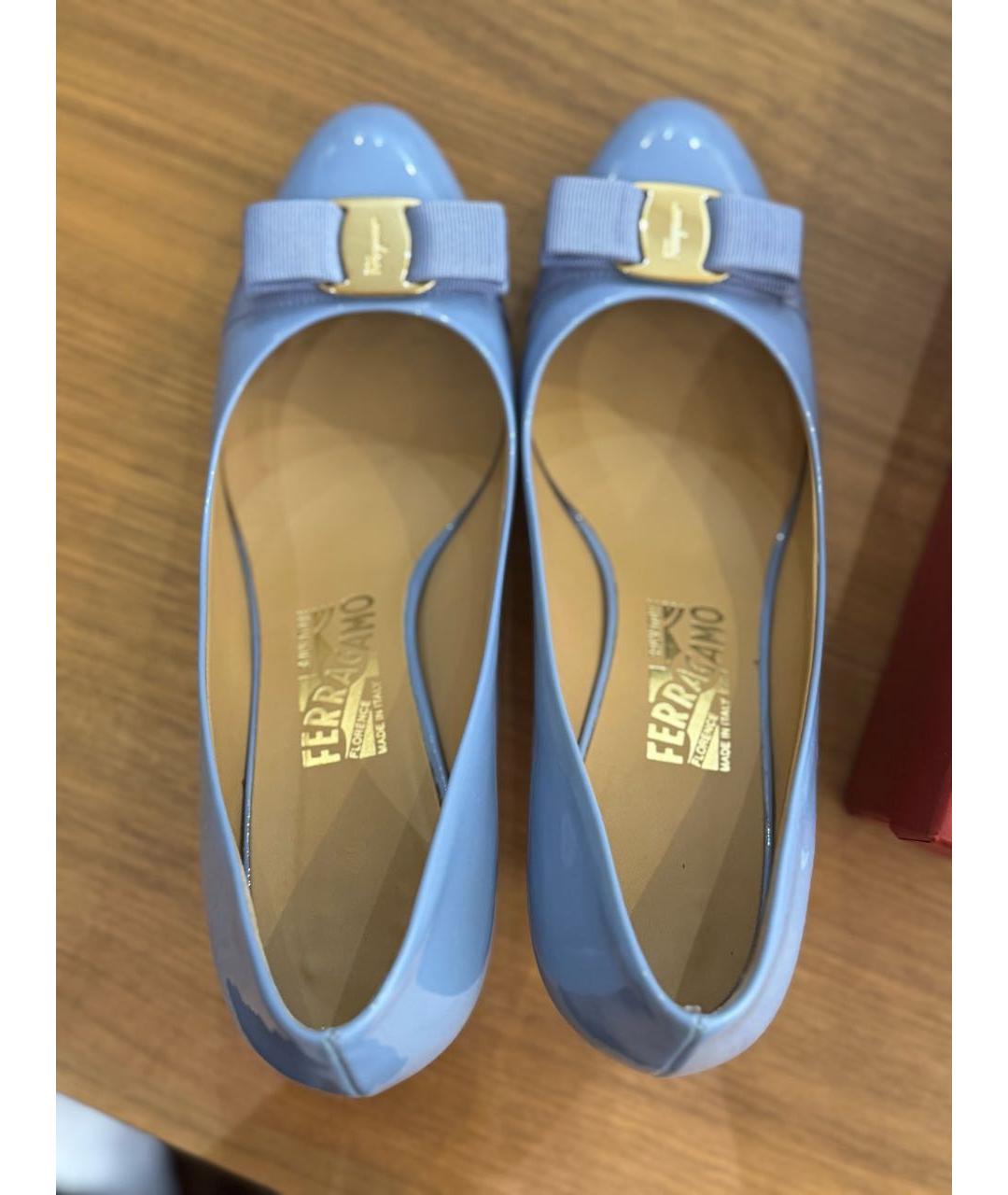 FERRAGAMO Голубые туфли из лакированной кожи, фото 3
