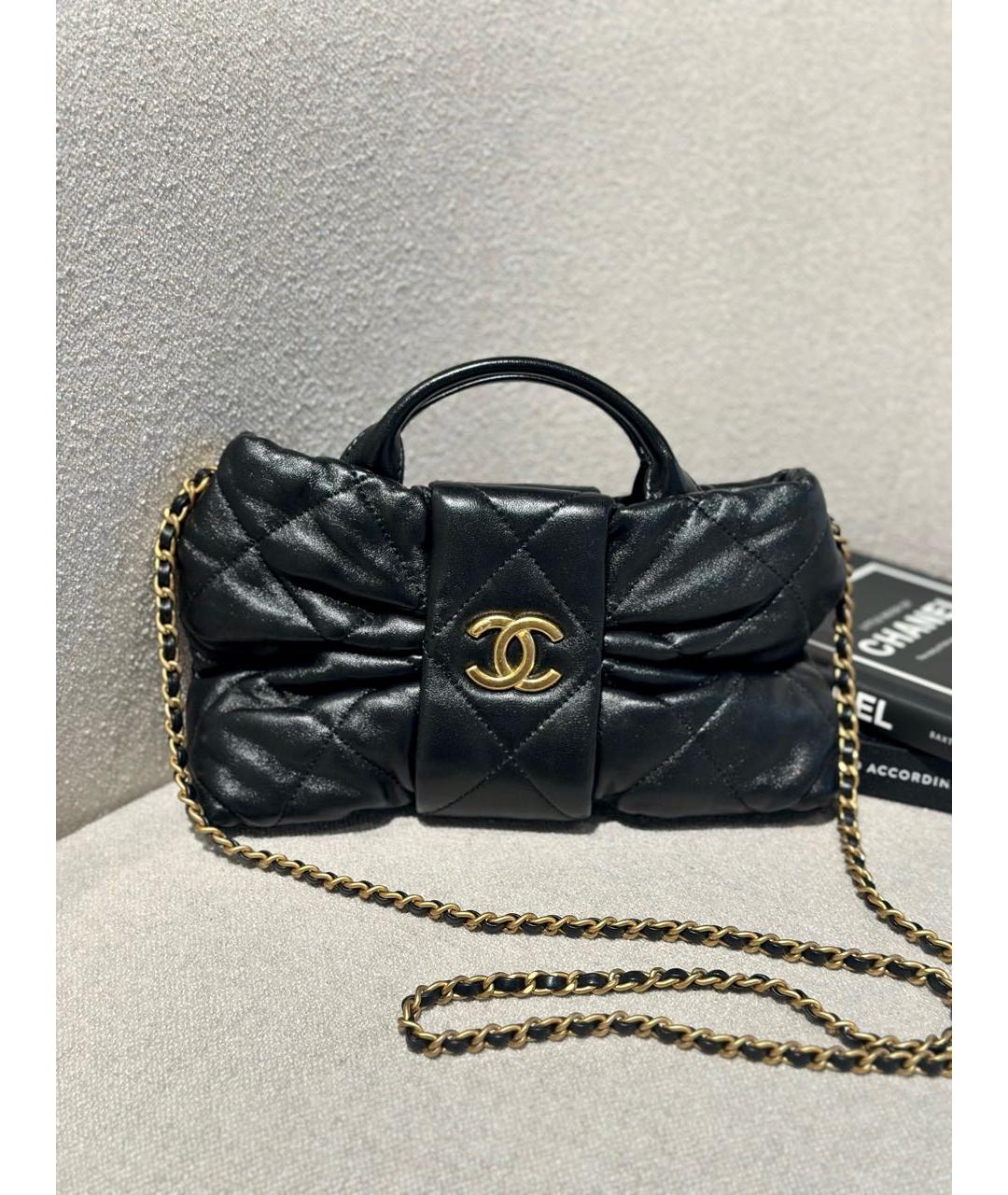 CHANEL Черная кожаная сумка с короткими ручками, фото 8