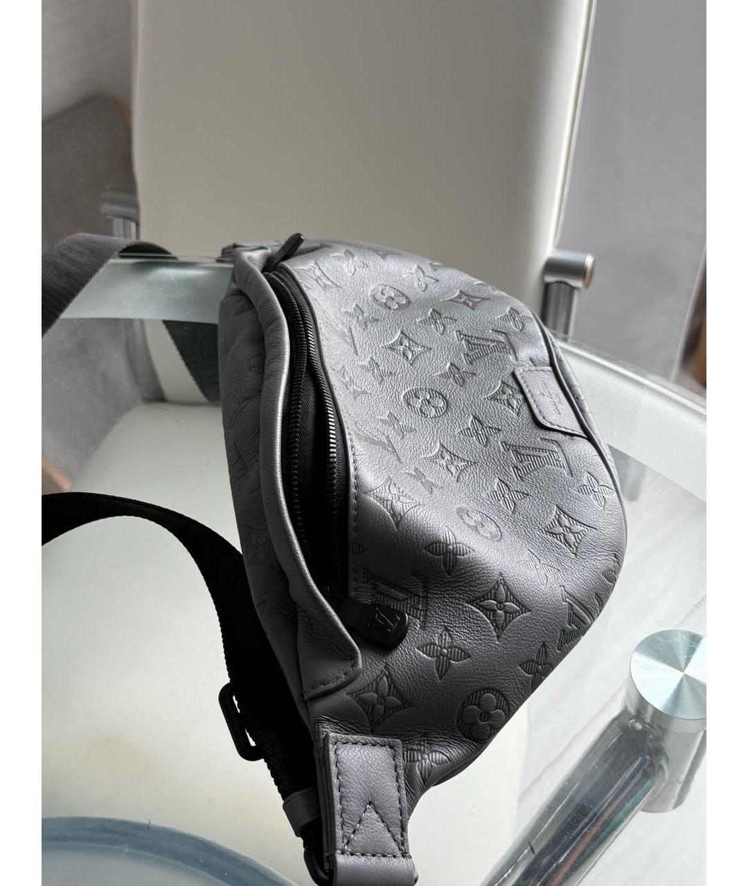 LOUIS VUITTON Серая кожаная поясная сумка, фото 6