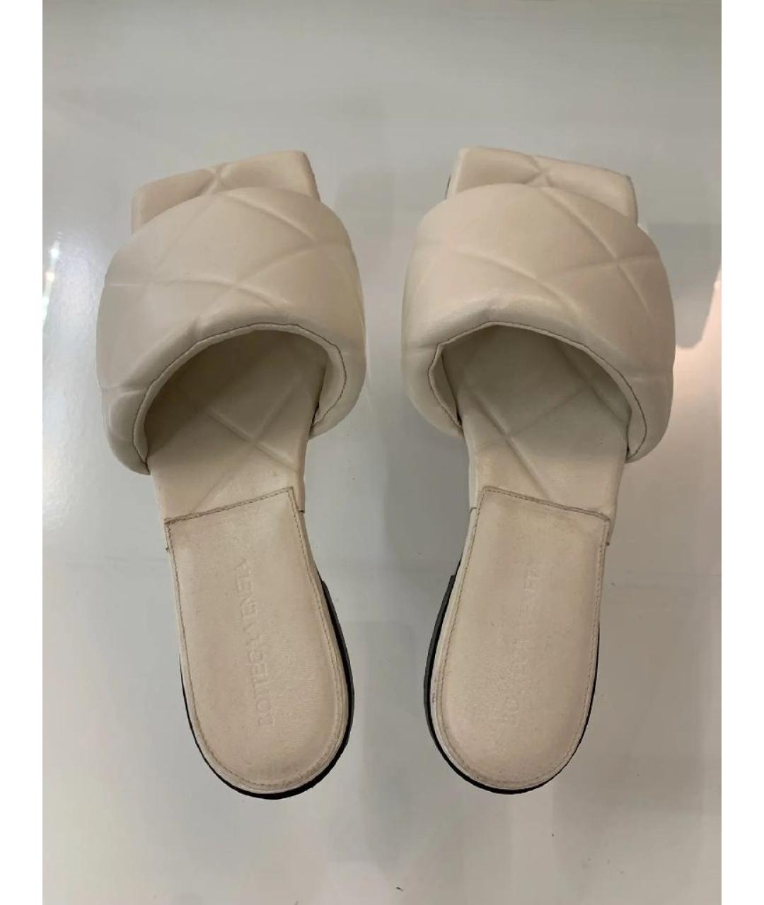 BOTTEGA VENETA Белые кожаные шлепанцы, фото 3