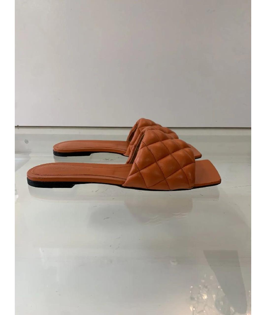 BOTTEGA VENETA Оранжевые кожаные шлепанцы, фото 8