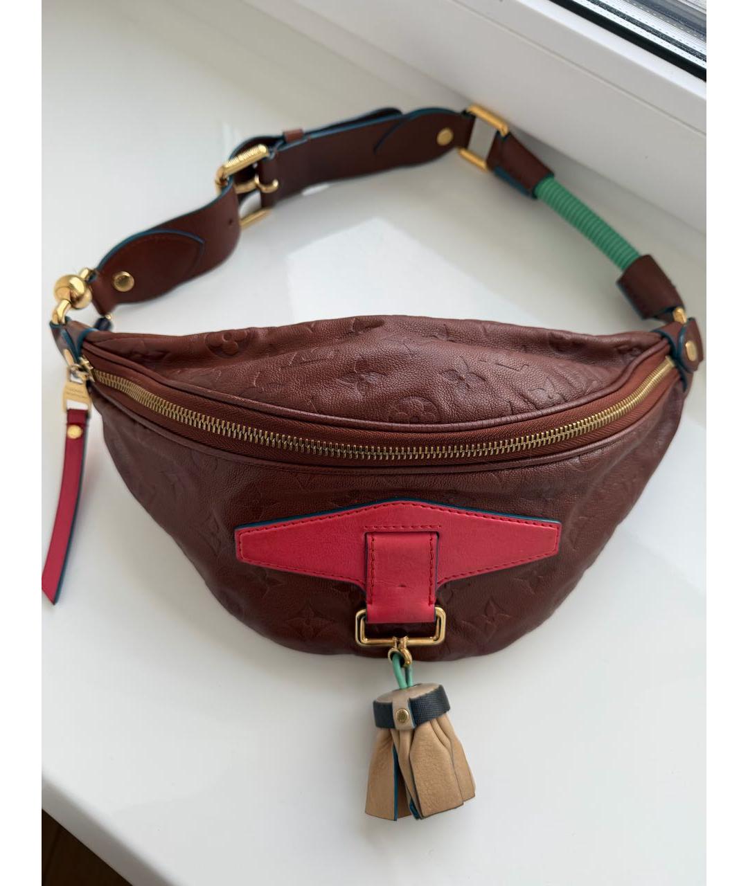 LOUIS VUITTON Коричневая кожаная поясная сумка, фото 2