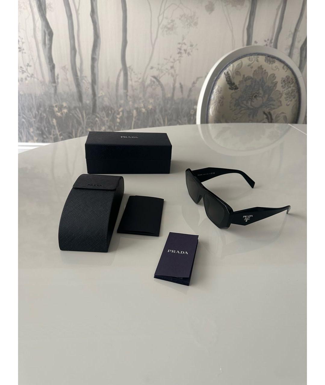 PRADA Черные пластиковые солнцезащитные очки, фото 2