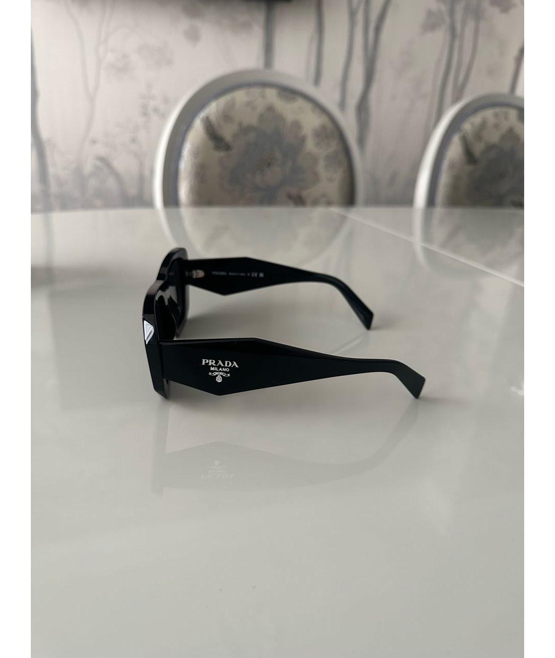 PRADA Черные пластиковые солнцезащитные очки, фото 3