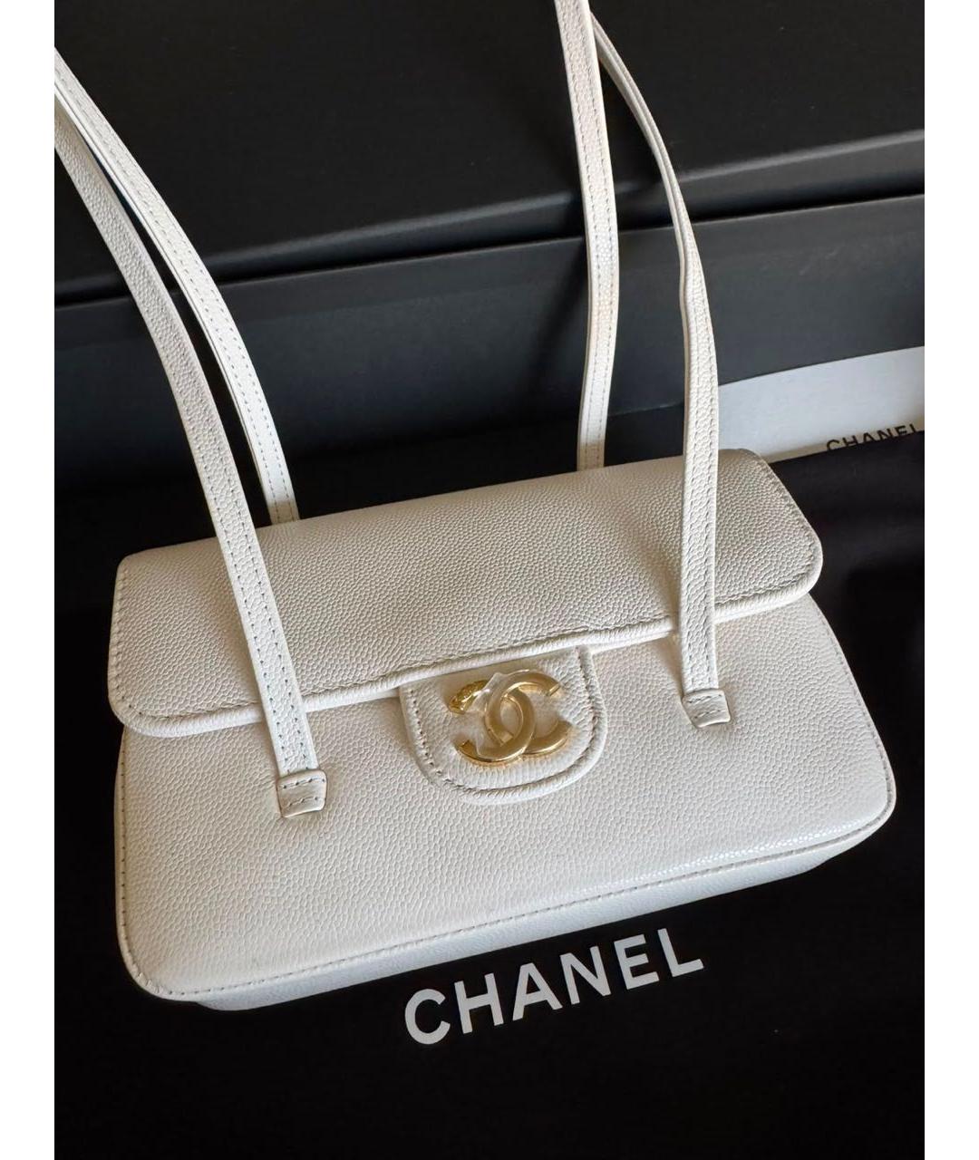 CHANEL Белая кожаная сумка с короткими ручками, фото 2