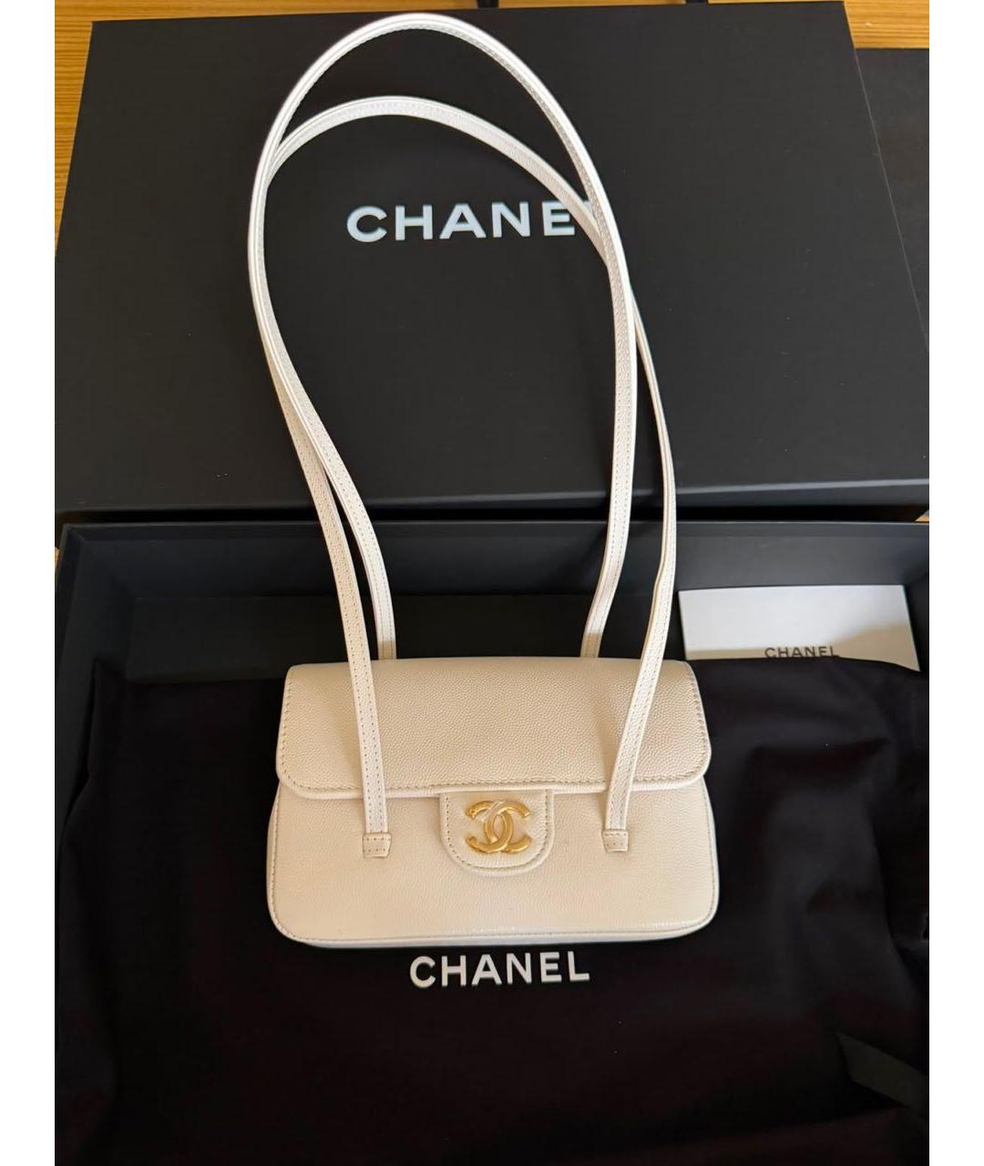 CHANEL Белая кожаная сумка с короткими ручками, фото 9