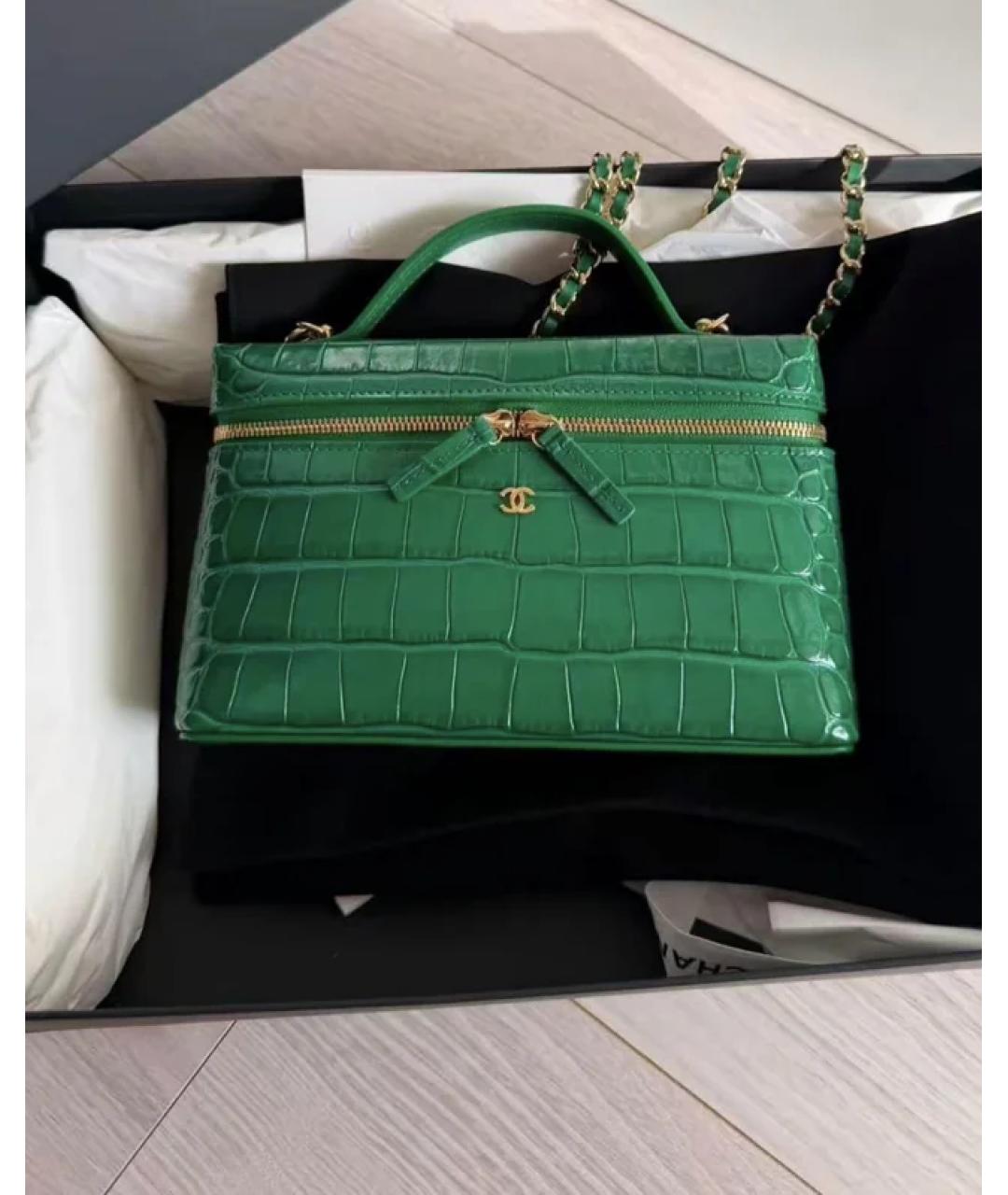 CHANEL Зеленая сумка через плечо из лакированной кожи, фото 2