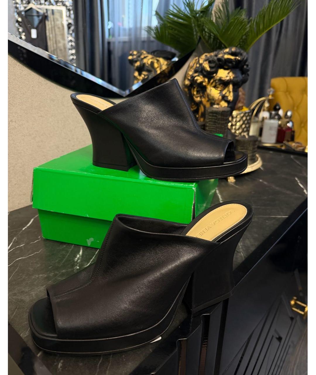 BOTTEGA VENETA Черные кожаные мюли, фото 3