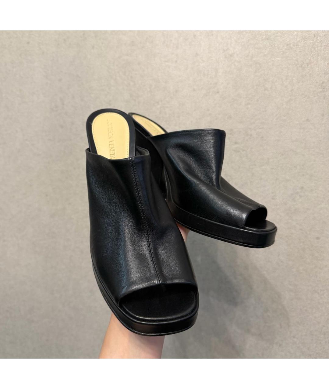 BOTTEGA VENETA Черные кожаные мюли, фото 6