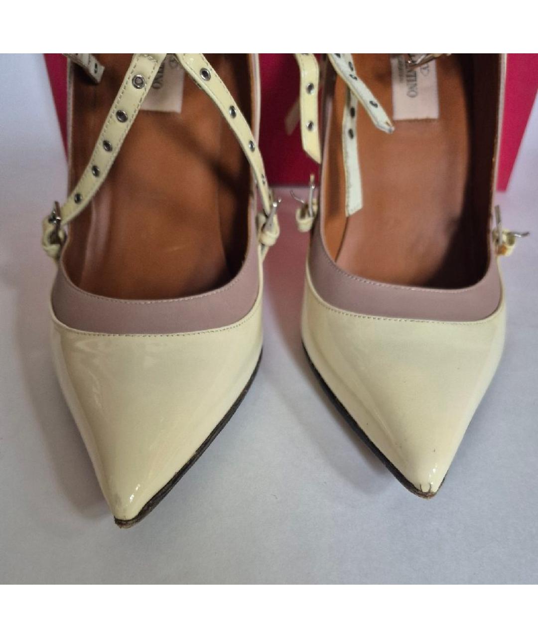 VALENTINO Бежевые туфли из лакированной кожи, фото 9