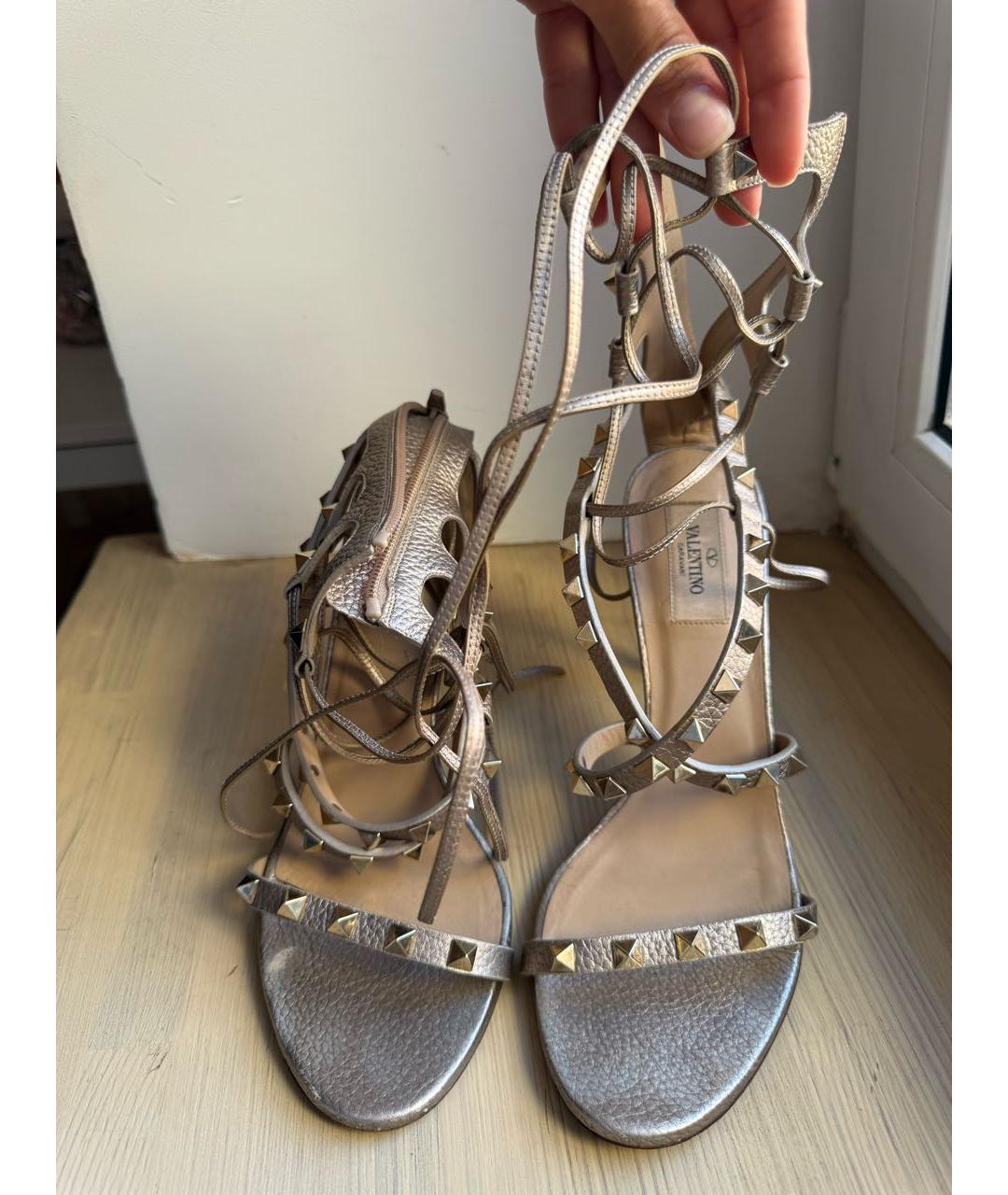 VALENTINO Серебряные кожаные босоножки, фото 3