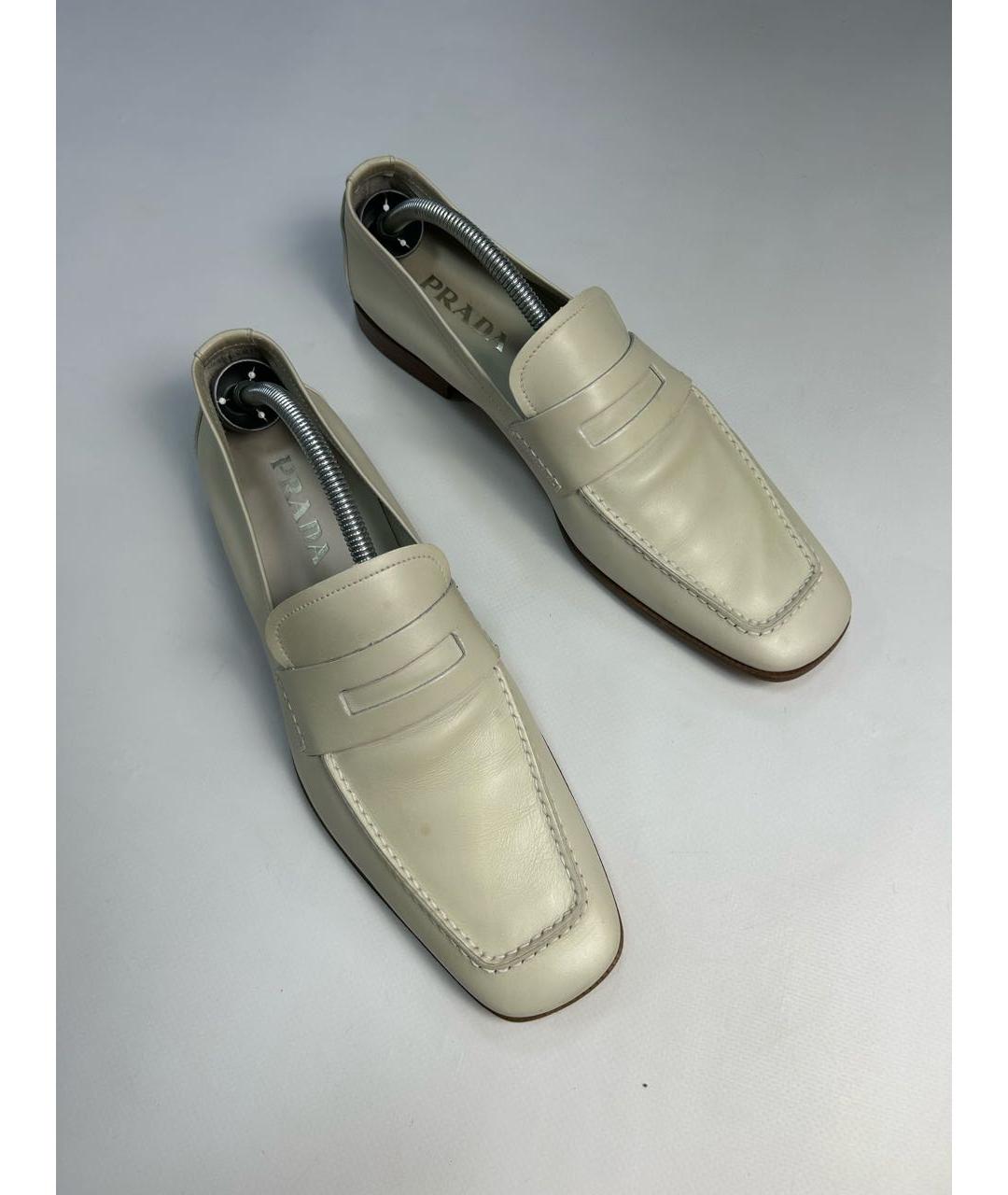 PRADA Белые кожаные лоферы, фото 2