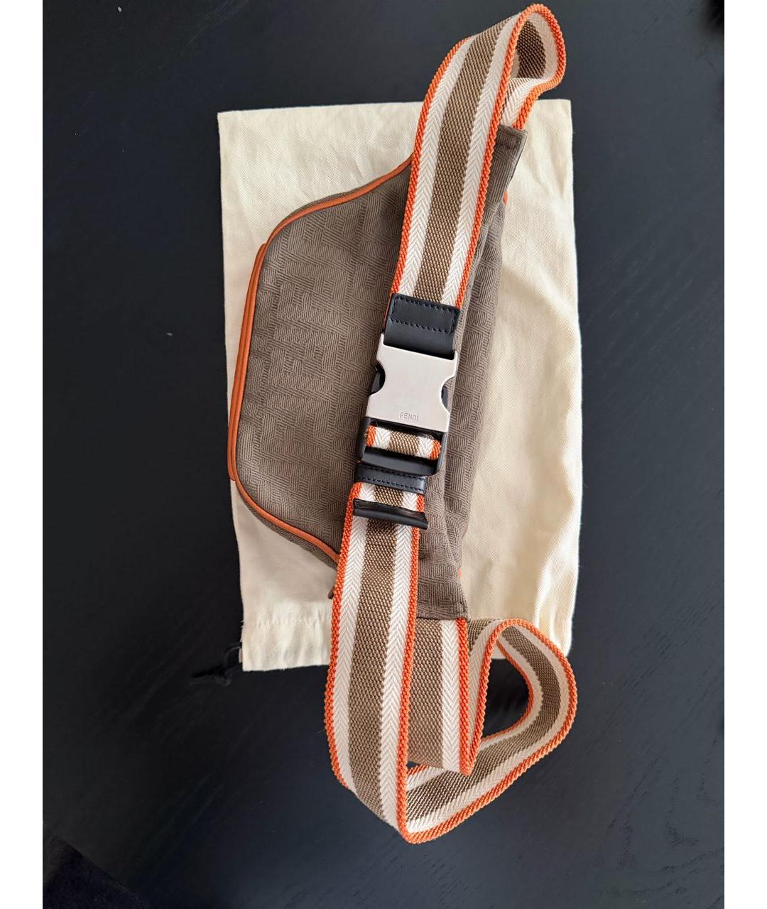 FENDI Оранжевая кожаная поясная сумка, фото 2