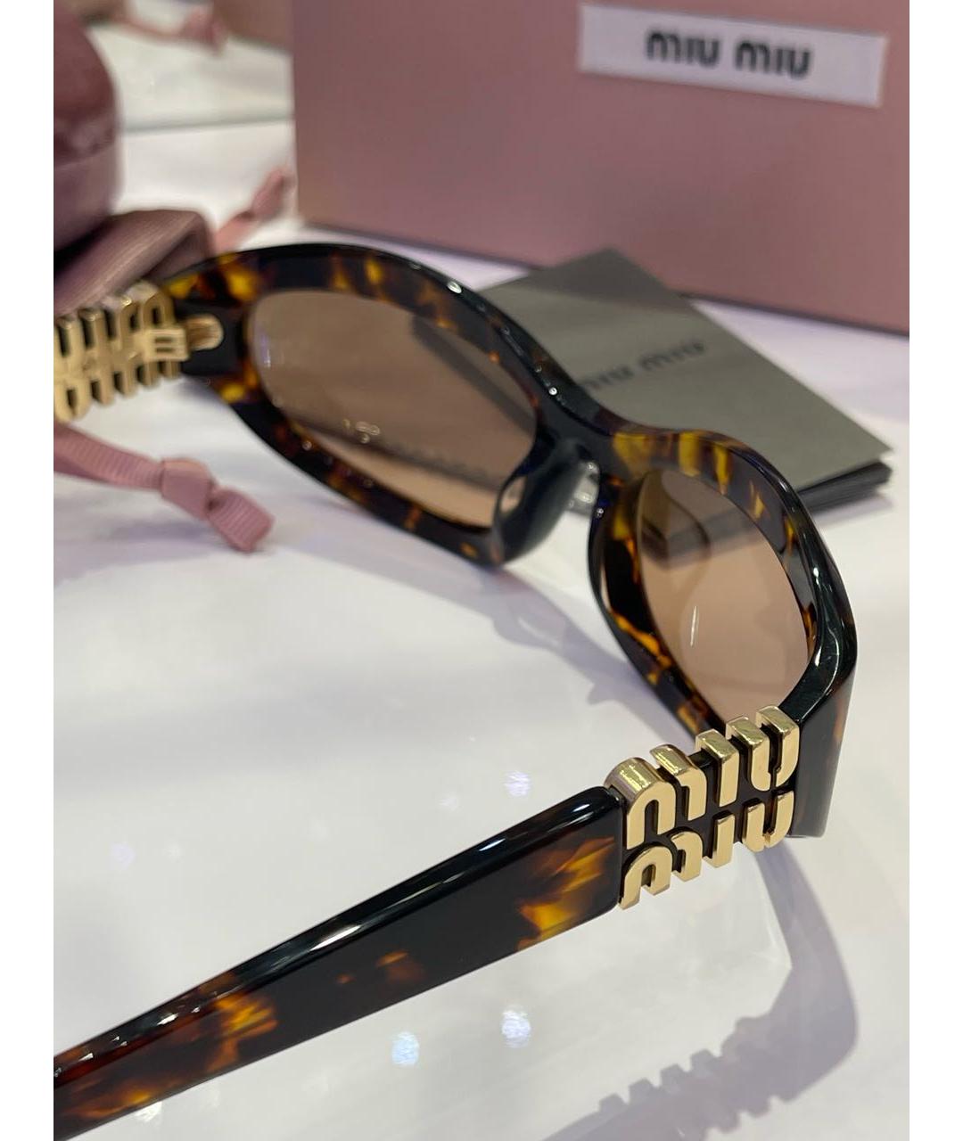 MIU MIU Коричневые пластиковые солнцезащитные очки, фото 4