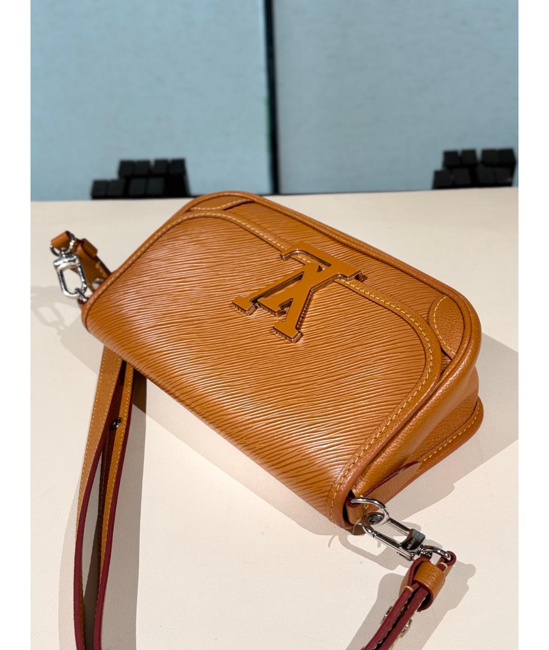 LOUIS VUITTON Коричневая кожаная сумка через плечо, фото 8