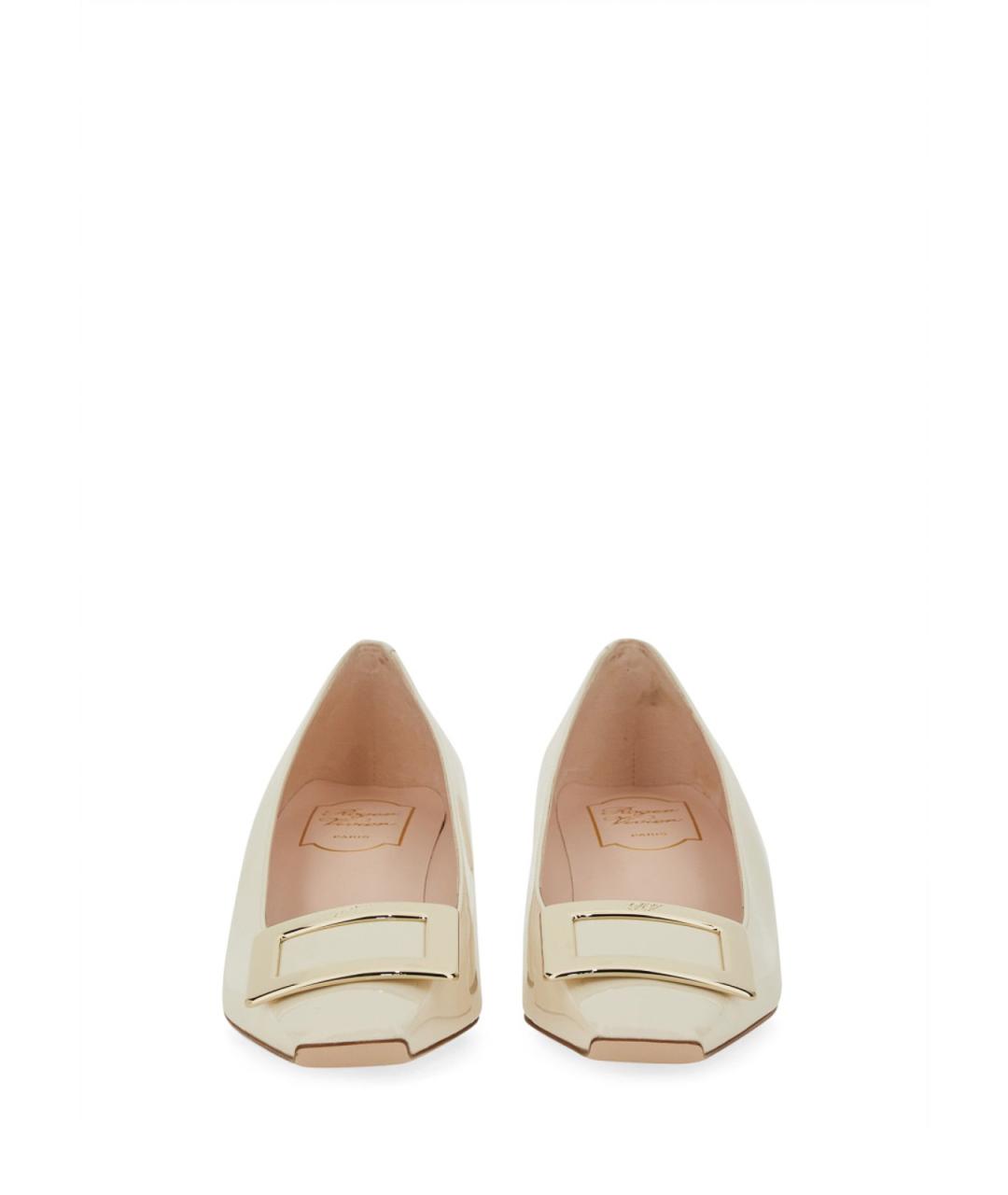ROGER VIVIER Белые туфли из лакированной кожи, фото 5