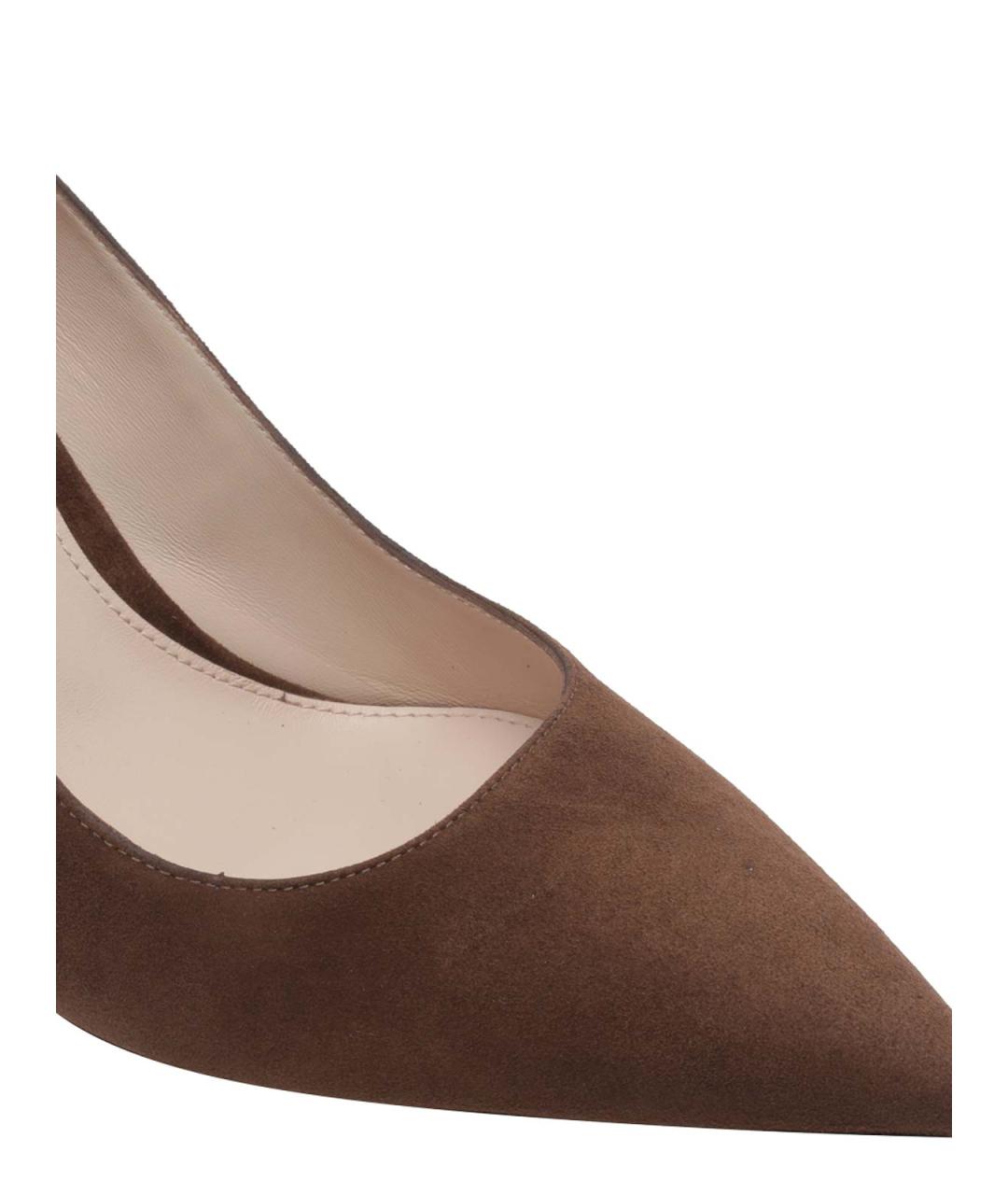 STUART WEITZMAN Коричневые замшевые туфли, фото 4