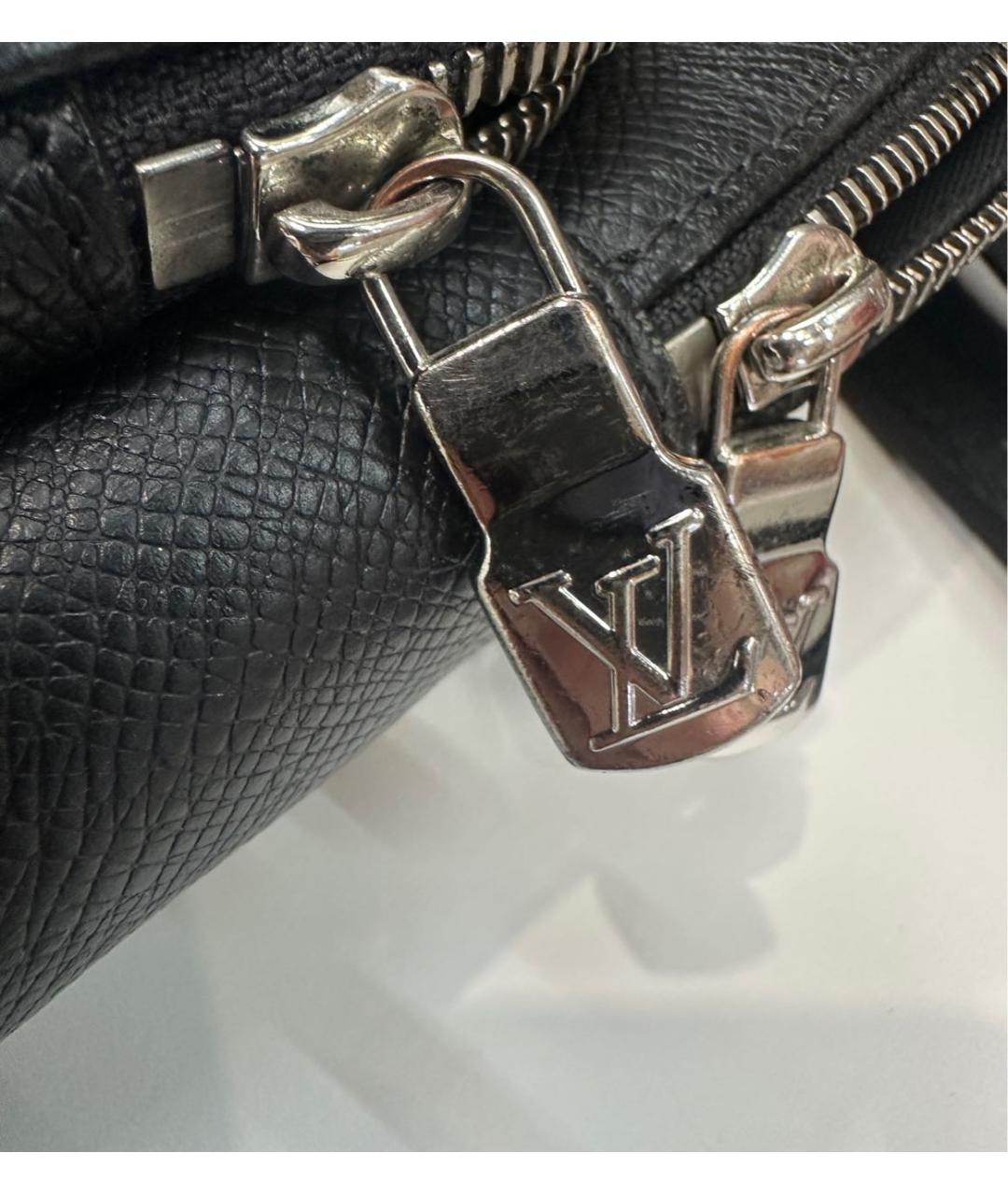 LOUIS VUITTON Черная кожаная сумка на плечо, фото 5