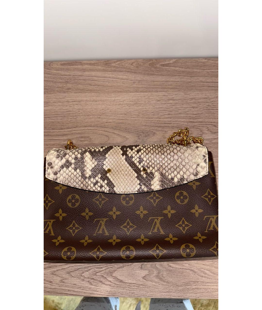 LOUIS VUITTON Коричневая кожаная сумка через плечо, фото 3
