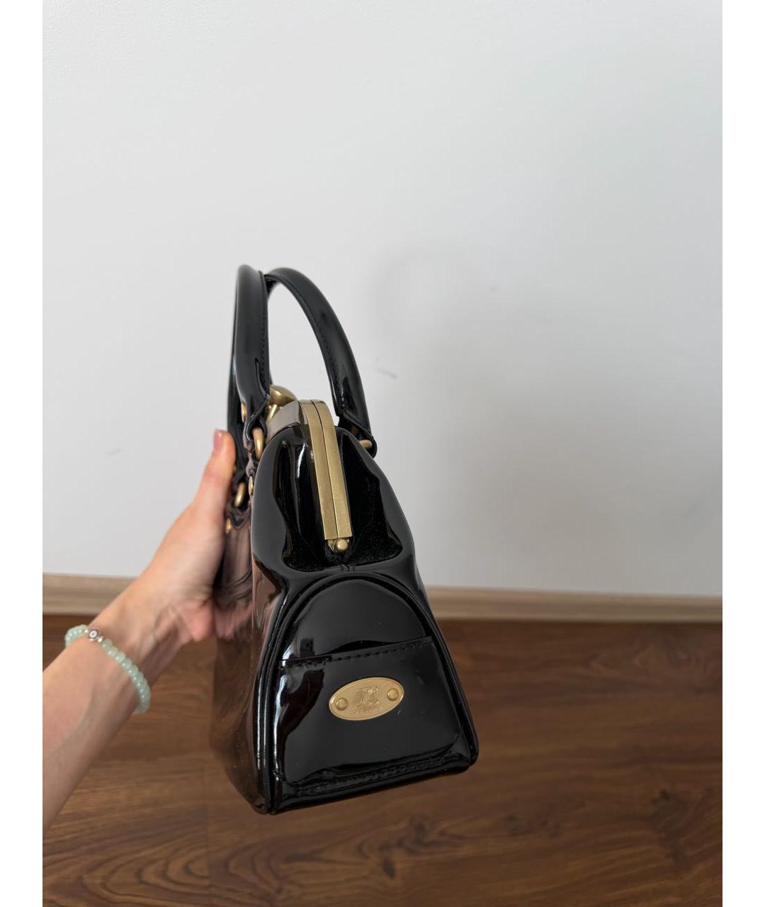 CELINE Черная сумка с короткими ручками из лакированной кожи, фото 2