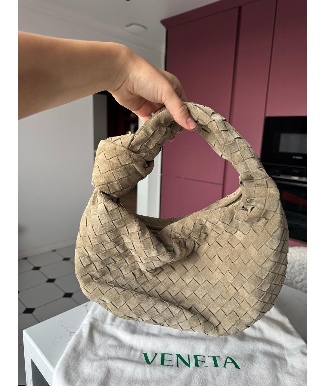 BOTTEGA VENETA Бежевая замшевая сумка с короткими ручками, фото 3