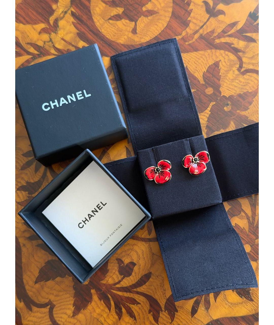 CHANEL Красные металлические серьги, фото 3