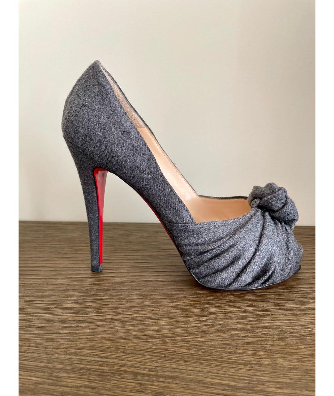 CHRISTIAN LOUBOUTIN Серые текстильные туфли, фото 7