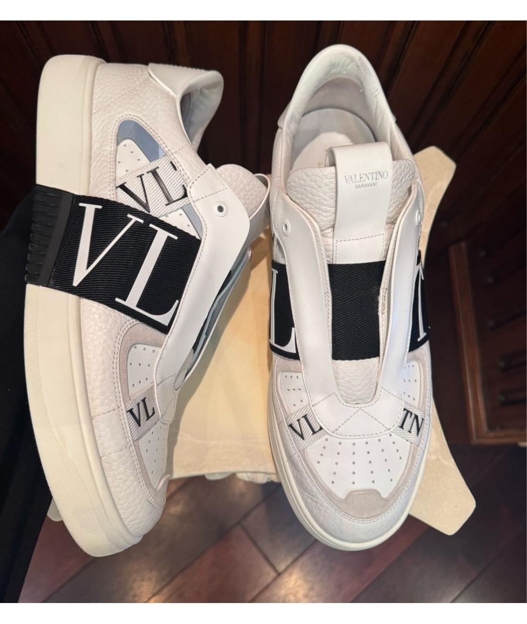 VALENTINO Белые кожаные низкие кроссовки / кеды, фото 3
