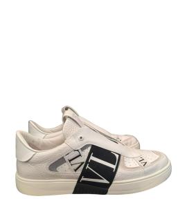 VALENTINO Низкие кроссовки / кеды