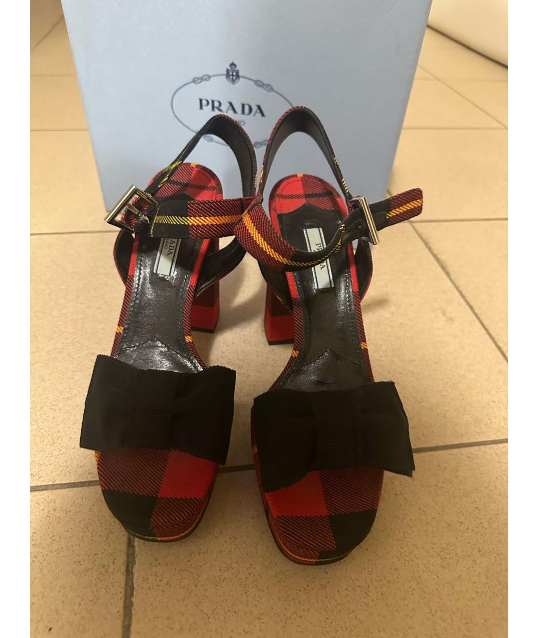 PRADA Красные текстильные босоножки, фото 2