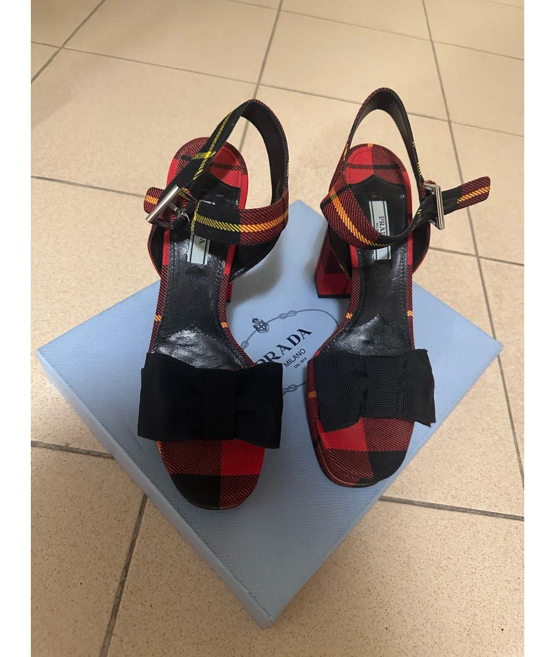 PRADA Красные текстильные босоножки, фото 3