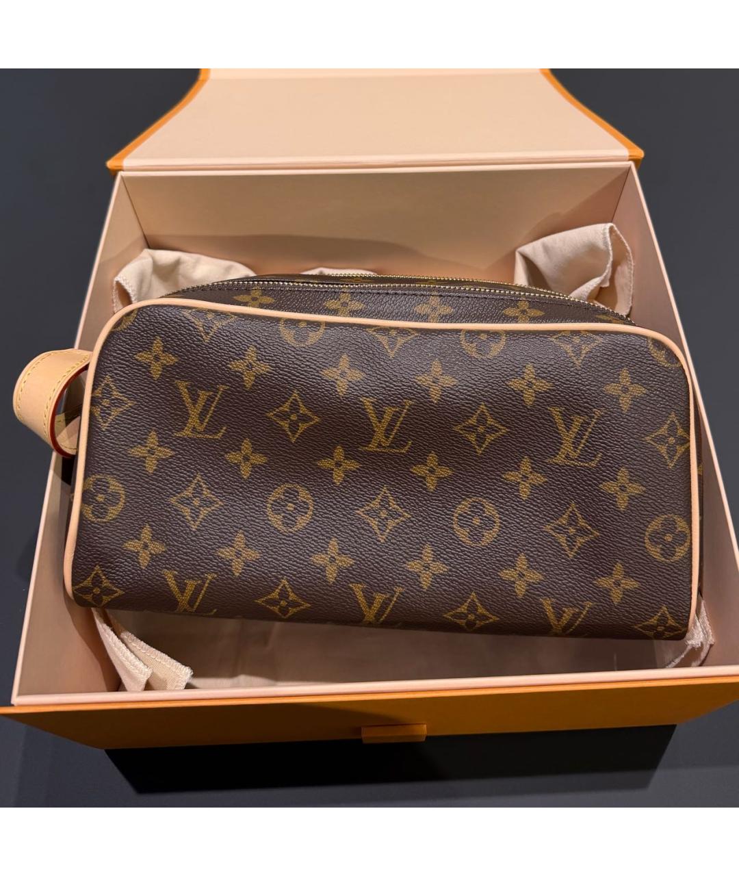 LOUIS VUITTON Коричневая косметичка, фото 3