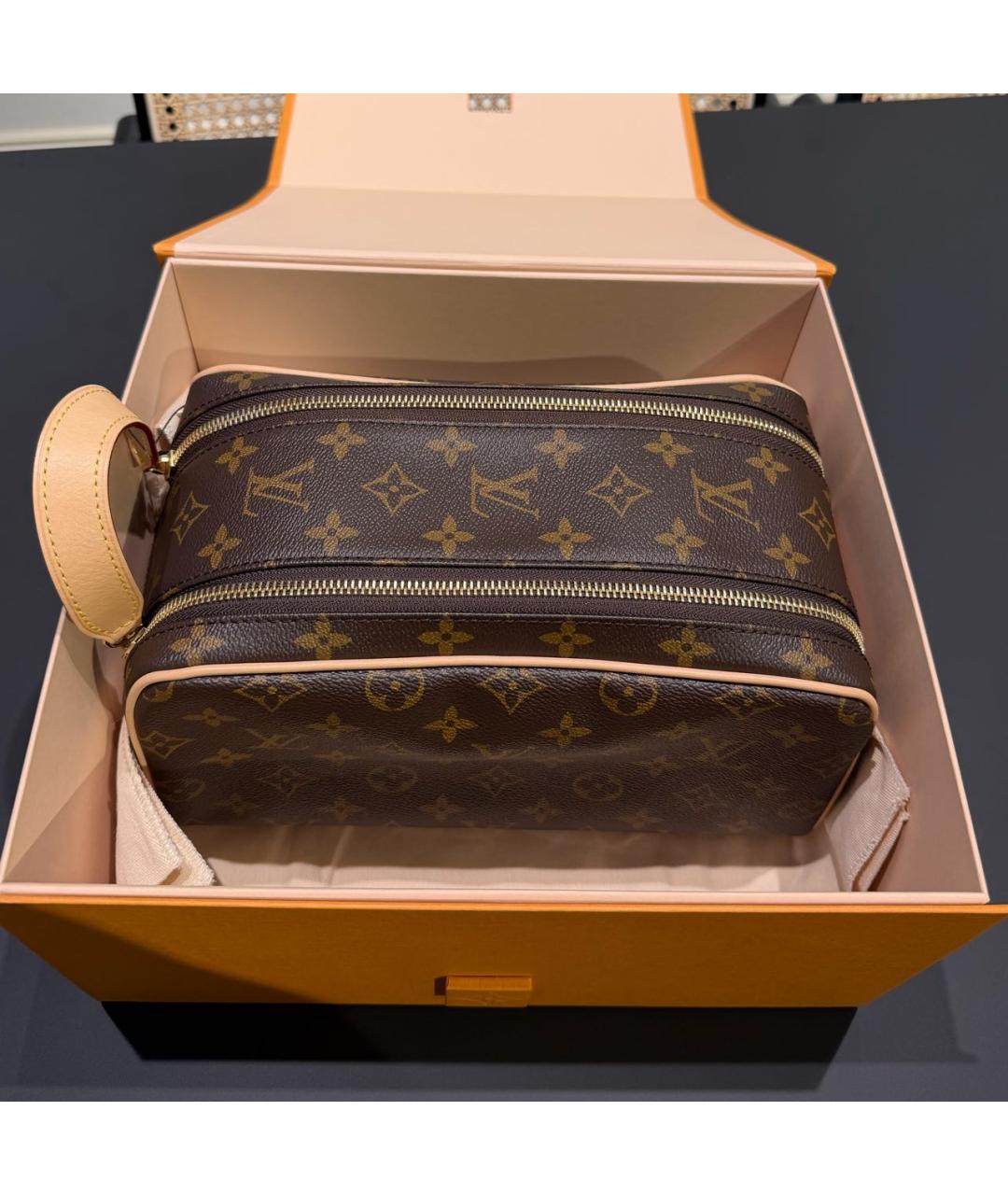 LOUIS VUITTON Коричневая косметичка, фото 2