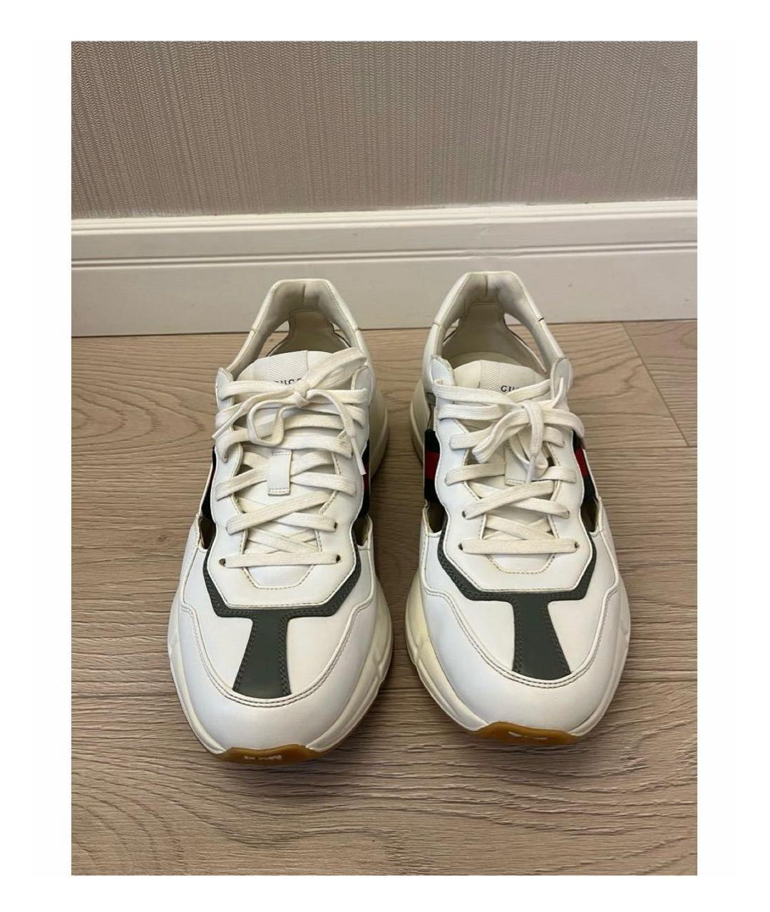 GUCCI Белые кожаные низкие кроссовки / кеды, фото 2