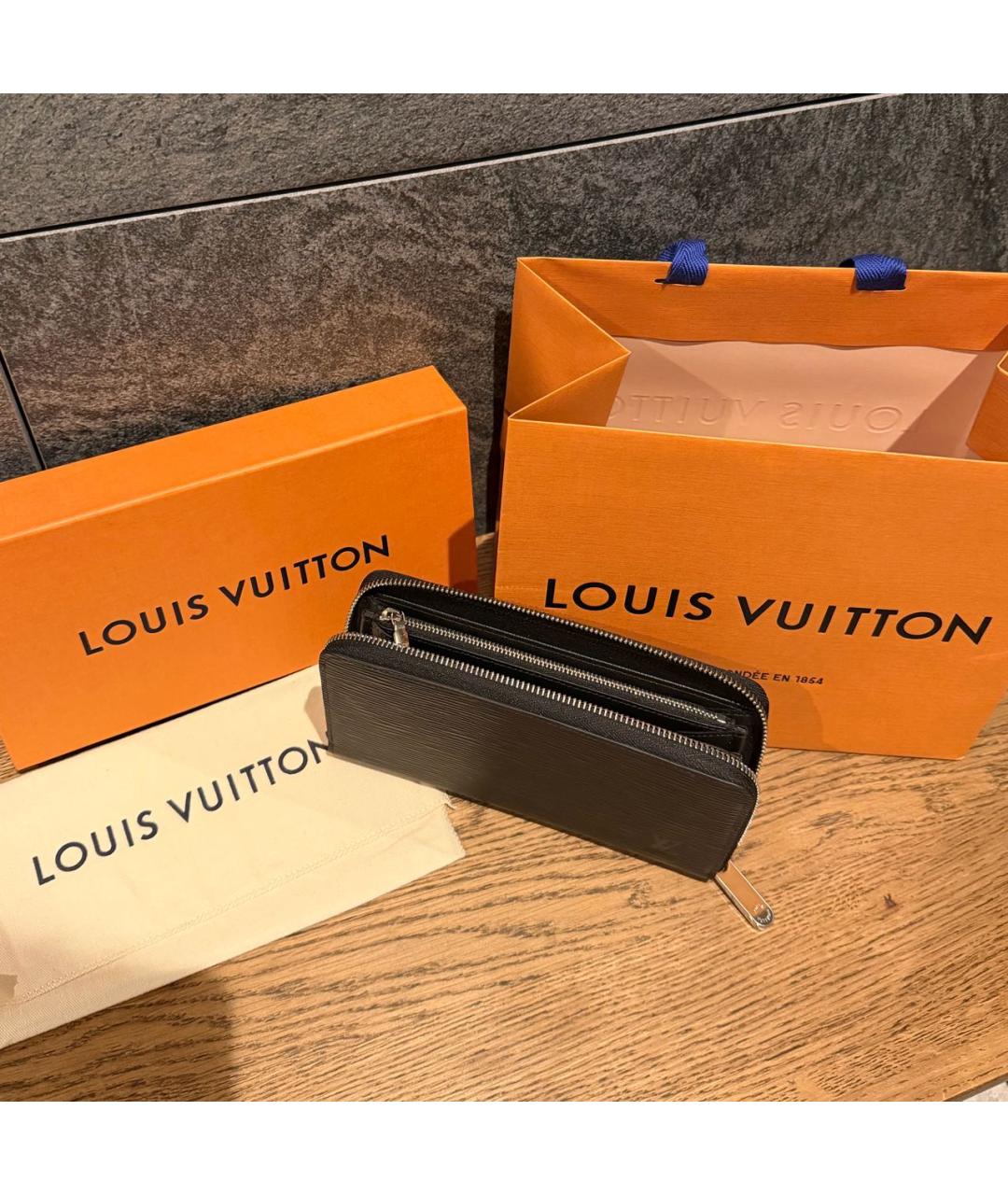 LOUIS VUITTON Черный кожаный кошелек, фото 3