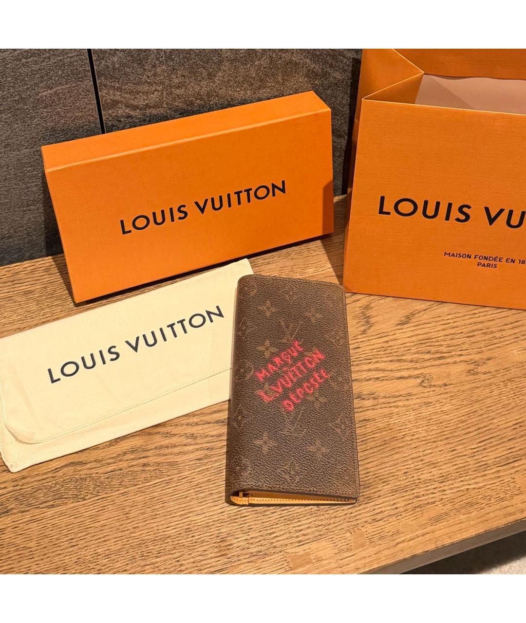 LOUIS VUITTON Коричневый кошелек, фото 3