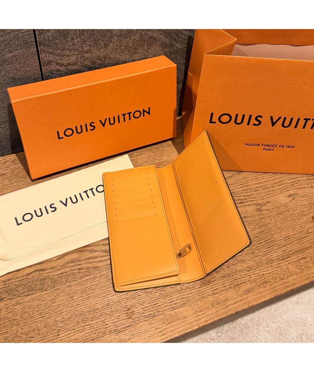 LOUIS VUITTON Коричневый кошелек, фото 5