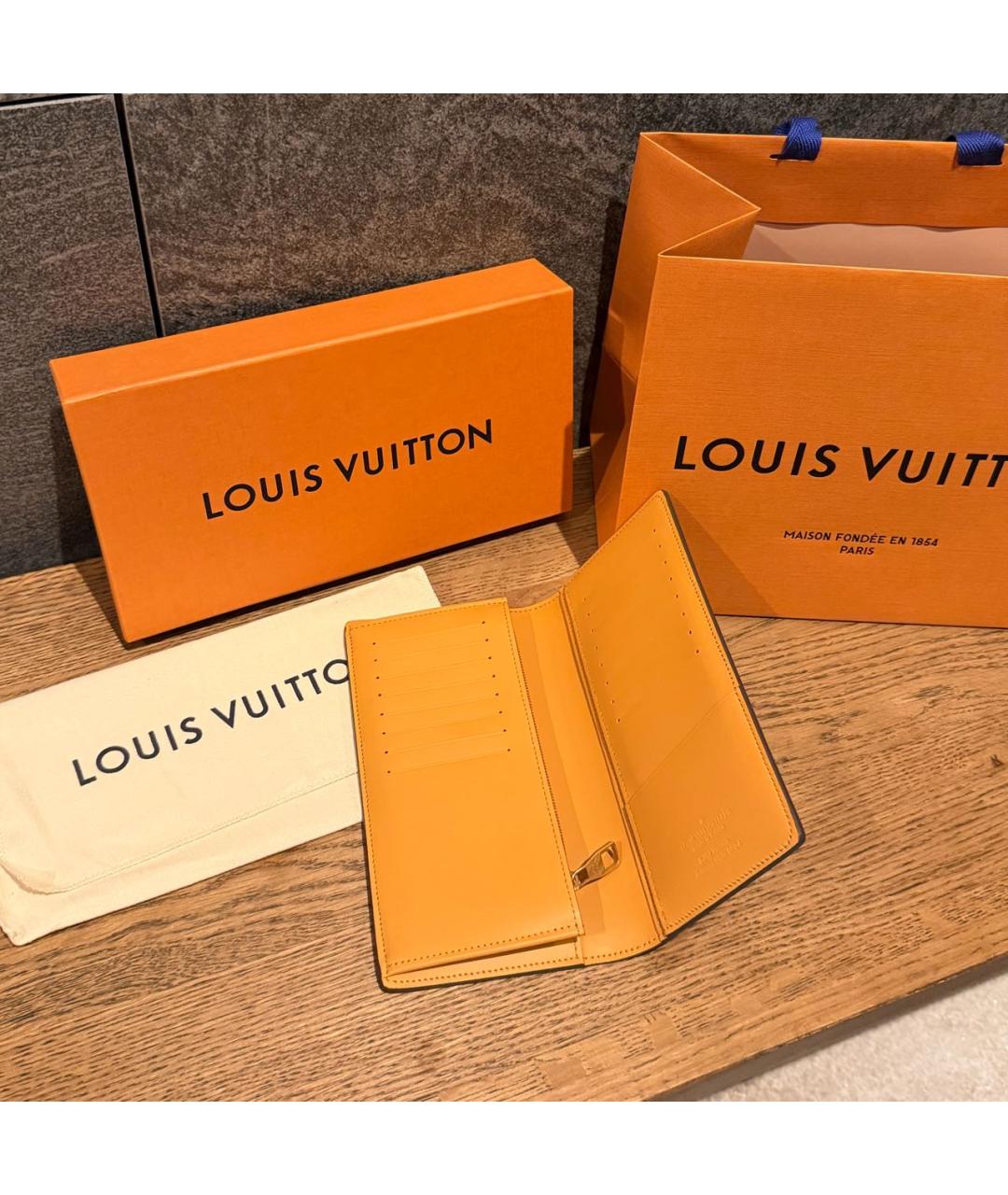 LOUIS VUITTON Коричневый кошелек, фото 5