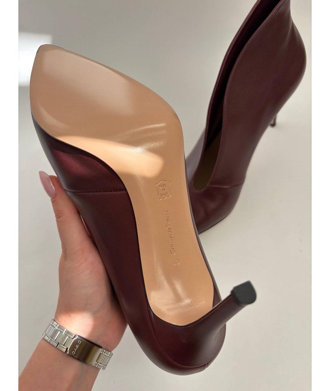 GIANVITO ROSSI Бордовые кожаные ботильоны, фото 6