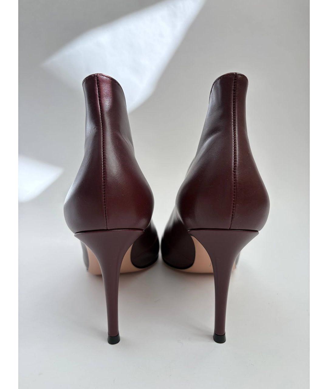 GIANVITO ROSSI Бордовые кожаные ботильоны, фото 4